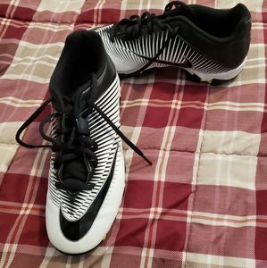 boys size 41/2 cleats,wore twice.